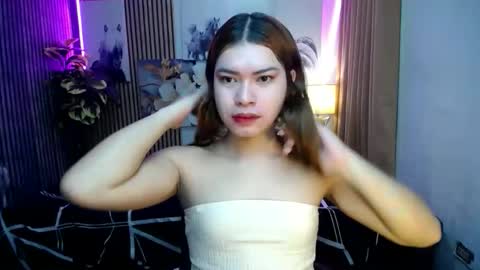 sweet_trexie online show from December 14, 2:17 am