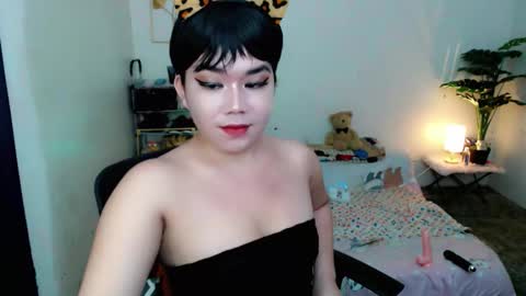 May online show from October 8, 9:27 pm