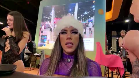 sweetjhosemit online show from April 10, 11:10 pm