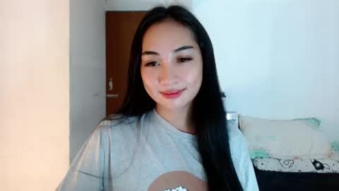 Lilly online show from December 18, 3:11 pm