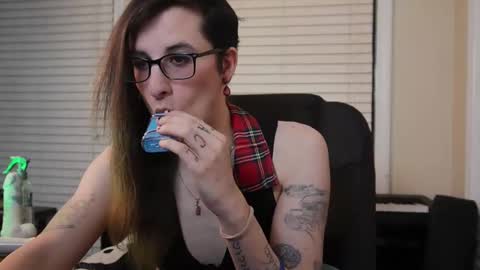 Tarrow online show from December 4, 2:36 am