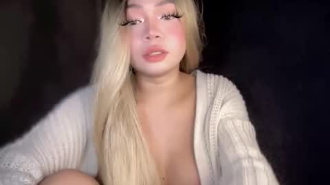 tastelikesugar1 online show from April 17, 4:37 am