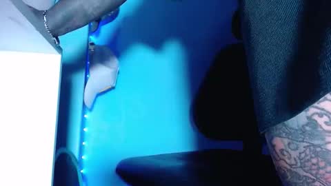 Charlee He online show from January 7, 8:34 pm