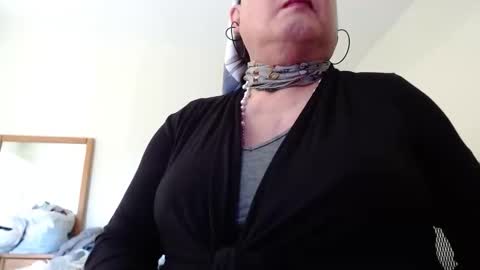 TedLassie....call me Teddie online show from January 9, 9:20 pm