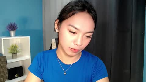 YOGIRL MAXINE online show from April 16, 3:40 am