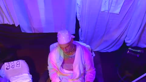 tgirllover69141980 online show from October 20, 12:58 am