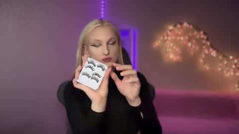 Amira online show from October 30, 10:36 am