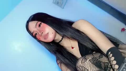 tight_elliana online show from December 22, 11:31 pm