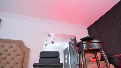 Juliana Giiraldo  online show from October 19, 8:23 pm