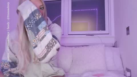 aubrey 3 online show from September 19, 7:30 pm