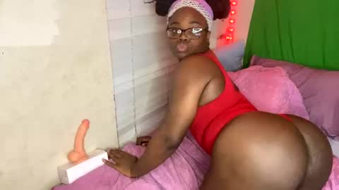 TransDomme Omi online show from February 8, 9:57 am