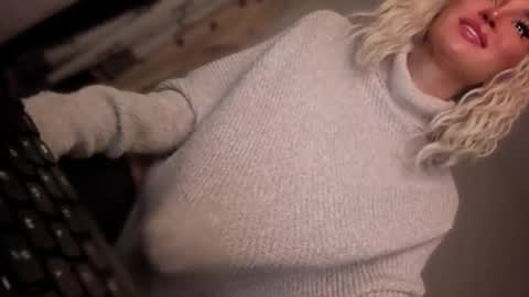 ALMIGHTY GODDESS VALENTINA online show from October 31, 12:42 am