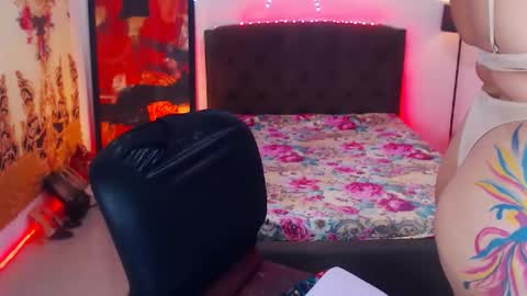 KYLIE BELLA  TS online show from January 17, 7:16 am