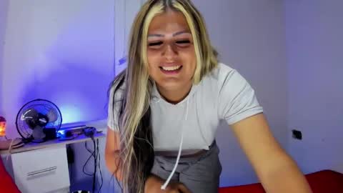 trixxy online show from April 28, 11:09 pm