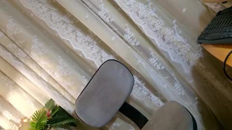 Chloe online show from December 3, 8:51 am