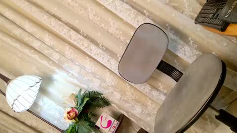 Chloe online show from April 20, 9:11 am