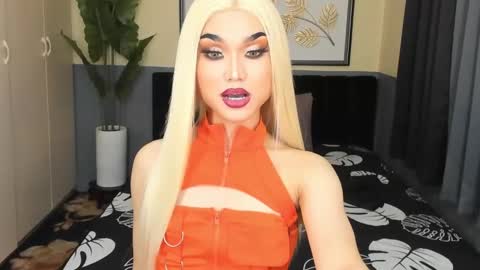 Saskia online show from December 17, 12:01 am