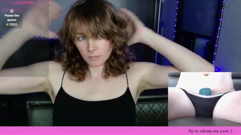 Snapshot of tsellieryder chatting on October 5, 3:18 am Ellie Ryder online show from October 5, 3:18 am