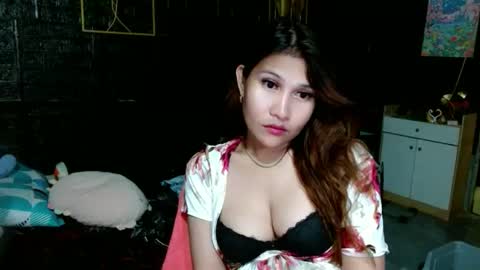 SHENA  online show from March 28, 1:57 pm