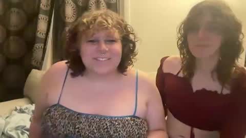 Gigi online show from May 19, 4:52 am