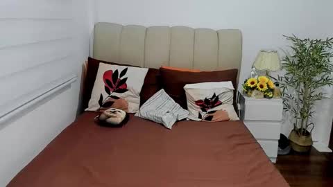 Graciella online show from September 20, 7:14 am