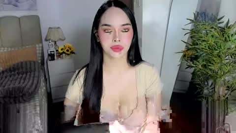 Graciella online show from April 15, 9:14 am