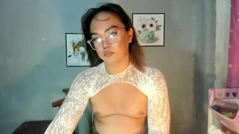 Tyla online show from April 18, 2:13 am