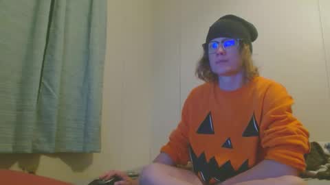 Snapshot of tyyyler93 chatting on December 25, 5:05 am TylerAlternative online show from December 25, 5:05 am