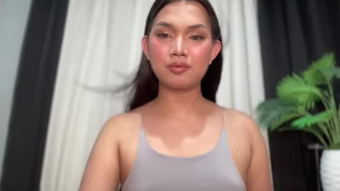 Lily online show from May 26, 11:18 am