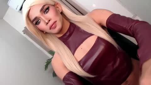 Miss Andrea online show from April 4, 7:23 pm