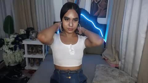 Snapshot of urasians_cummer chatting on February 12, 12:55 pm Pau online show from February 12, 12:55 pm