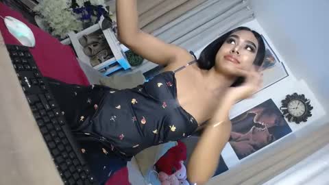 Snapshot of urasians_cummer chatting on February 17, 12:59 pm Pau online show from February 17, 12:59 pm