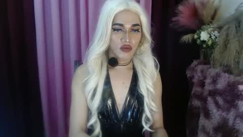 KENDALL online show from September 16, 8:35 pm