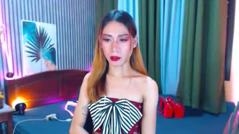 urexpensivejulia online show from April 16, 6:41 pm