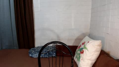 Snapshot of urhottylicious_cum chatting on December 27, 9:06 am urhottylicious_cum online show from December 27, 9:06 am