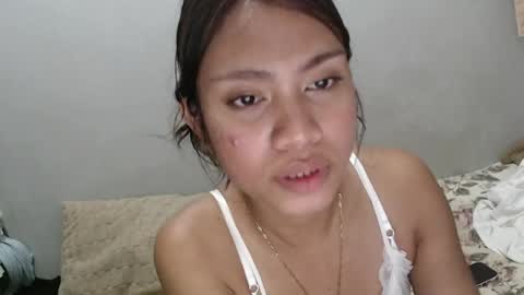 urlovelyleighy online show from August 4, 4:40 am