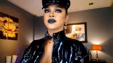 UrMajestyTyra online show from September 30, 6:13 am