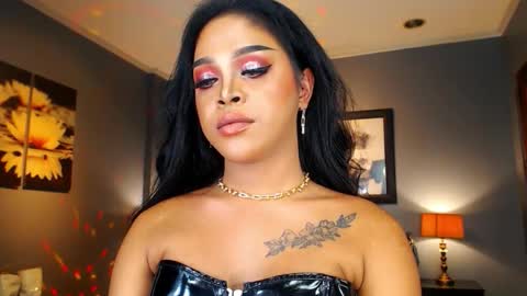 UrMajestyTyra online show from October 16, 8:47 am