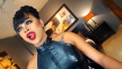 UrMajestyTyra online show from November 7, 2:11 am