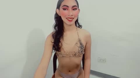 urpretty_mistake online show from February 28, 7:04 am