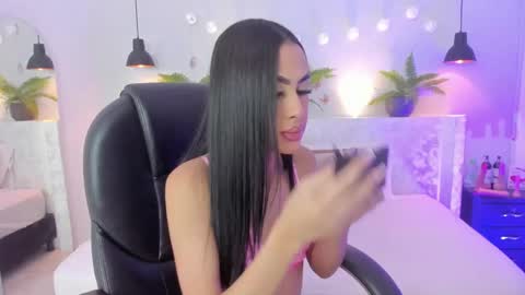 Snapshot of valenn__smith chatting on February 26, 12:47 pm Valentina online show from February 26, 12:47 pm