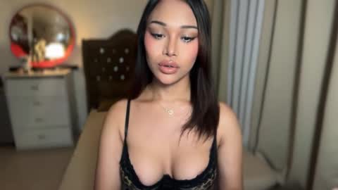 VALENTINE online show from March 22, 7:29 pm