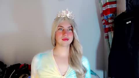 valeriagill_ online show from October 5, 8:30 pm