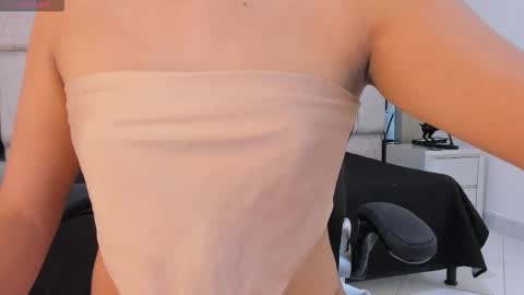 valerycooper23 online show from February 6, 10:15 pm