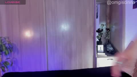 Cinnamon  online show from January 17, 9:55 pm