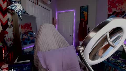 Violet Weatherbee online show from September 16, 11:20 pm