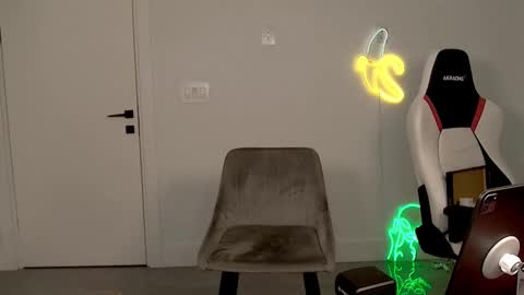 VelvetTGirl online show from March 6, 5:13 am