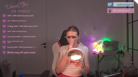 VelvetTGirl online show from April 15, 4:40 am