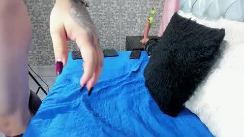 veneno hot online show from November 28, 2:07 pm