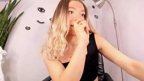 D A N I - INSTAGRAM VIKO QQ online show from November 7, 5:57 pm